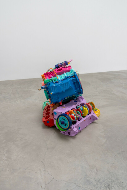Charles Ray, exhibition view. Courtesy of Matthew Marks Gallery