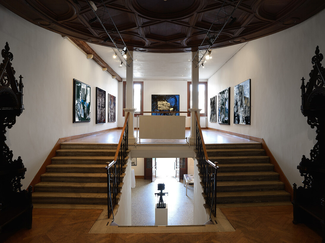 Antoni Clavé. Alchimia della materia, exhibition view
