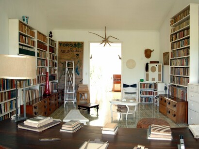Sunlight spills across Hemingway’s study at Finca La Vigía, where spare sentences and big stories once took shape