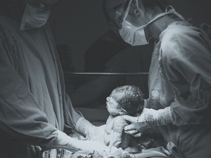 Vita, grande interrogativo tra scienza e religione. E alla fine, quando io stavo rimettendo a posto le mie cose, viene una delle monache e mi chiede: «Ma professore, com'è che nasce un bambino?». Io per un momento pensai che avrei dovuto ripeterle tutta la lezione, dai cromosomi fino al feto