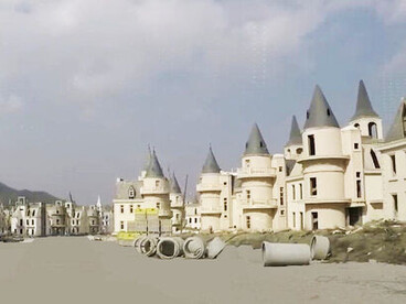 Una ruina prematura del capitalismo inmobiliario frente a ese vacío geométrico y financiero. Burj Al Babas, en el corazón de Turquía