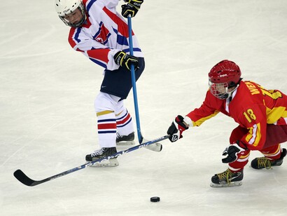 Un momento di una partita di hockey