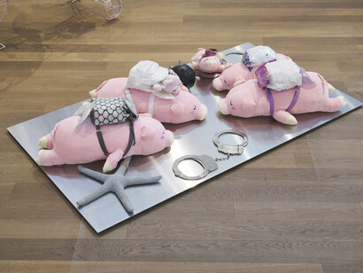 Cosima von Bonin, Songs for gay dogs, exhibition view. Courtesy of Mudam Luxembourg