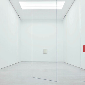 Lucio Fontana y Fred Sandback., Galería Cayón, Madrid, 2017. ©Joaquín Cortés y Román Lores