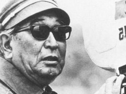 En Yojimbo, Kurosawa creó la figura del rōnin errante como un agente de caos moral que, mediante la astucia y la violencia estratégica, expone la corrupción de una comunidad dominada por el crimen