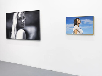 Yigal Ozeri, In search of beauty, exhibition view. Courtesy of Ethan Cohen Gallery