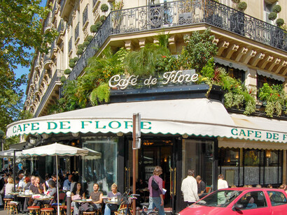 Así transcurren los días en París, o más exactamente, les après-midi, tomando cerveza con ginebra, o cerveza sola, o café