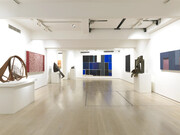 Anthony Caro and Alan Green, Shaping abstraction, exhibition view. Courtesy of Annely Juda Fine Art 