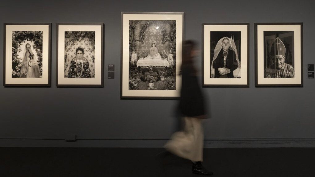 Cristina García Rodero, España oculta, vista de exhibición. Cortesía de IVAM