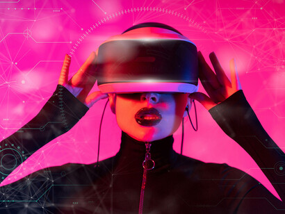 As tecnologias como comunicação por vídeo e IA, imaginadas pela ficção científica, hoje fazem parte do nosso cotidiano