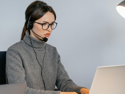 Experiência com c-commerce: relato de um consumidor sobre problemas em cancelamento de compra e atendimento ao cliente em uma gravadora
