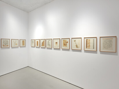 Franz Erhard Walther, Les couleurs sont des actions de la lumière...exhibition view. Courtesy of Galerie Jocelyn Wolff 