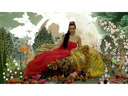 Azari, Shoja, The Queen on Houries, still from The King of Black, 2013, HD colour video with sound, lores