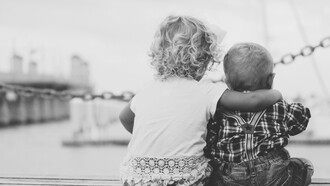 Potenciar valores como la fraternidad y la amistad por encima de ideologías