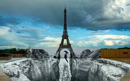 Imagen de la instalación de JR en la Torre Eiffel, París, Francia