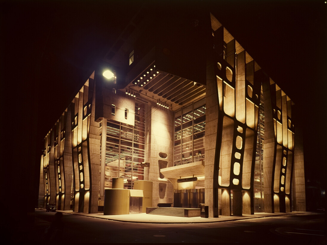 Clorindo Testa. Bank of London and South America, Buenos Aires, Argentina, 1959-1966. © Archivo Manuel Gomez Piñeiro, Courtesy of Fabio Grementieri