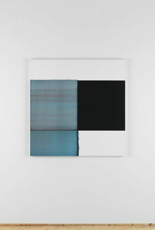 Callum Innes, Exposed Painting Blue Lake/Carmine, 2013, Oil on linen, 125 x 123 cm, ©H Kosaniuk, Courtesy Sean Kelly, New York