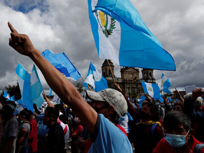 Protesta para exigir la renuncia del presidente Alejandro Giammattei, en la Ciudad de Guatemala