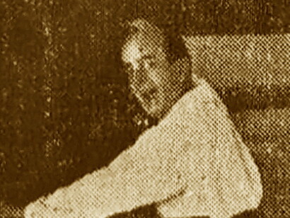 Al piano, otro de los compañeros de Andrés