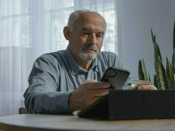 Ela, então, me passou para o trade. Muito eficiente, verbalizou empréstimo da empresa equivalente a R$700,00, mas eu teria que aplicar noutro grupo

