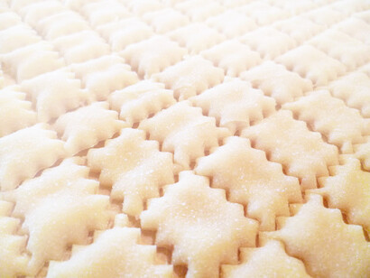 Nel passato, veniva riciclata la sfoglia e il ripieno avanzato, da qui il termine spoja lorda