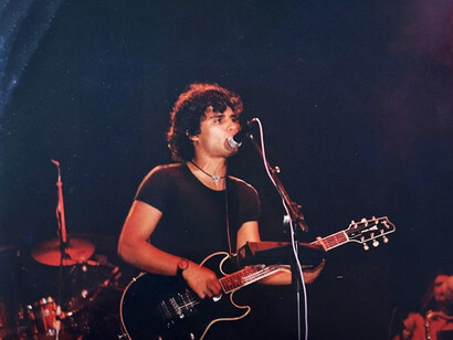 Pedro Suárez-Vértiz convirtió el rock en un lenguaje cercano que acompañó a toda una generación de peruanos en tiempos de incertidumbre