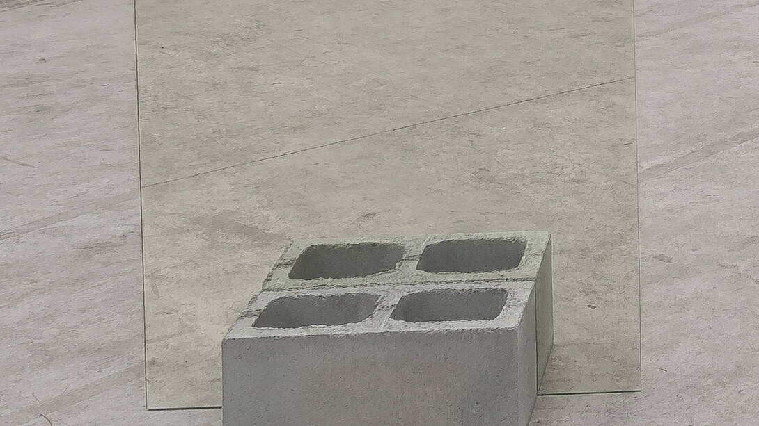 Jaiem Lauriano, Untitled, 2013, Mirrors and concrete blocks