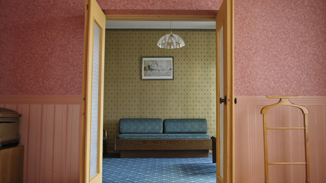Stephen Shore, Room 509, Dnipro Hotel, Kiev, Ukraine, July 18, 2012, Chromogenic color print, 16 x 20 inches (40.6 x 50.8 cm), 20 x 24 inches (50.8 x 61 cm) paper size