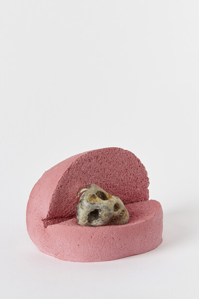 Des Hughes, Split Lip, 2012, Bronze, plaster. Courtesy the artist