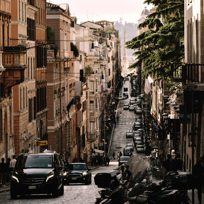 Restaunte de rua em uma pequena praça em Florença