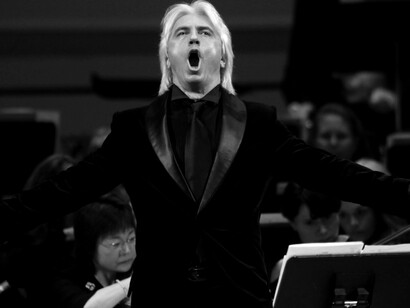 Como siempre, se le pedía a esa persona que hiciera de jurado, y ella decidía, junto con lo registrado por el aplausómetro, quién era el ganador