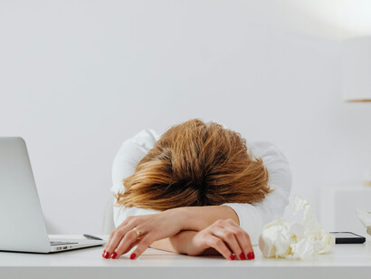 Las estructuras laborales obsoletas deben adaptarse a nuevas demandas, pues su temporalidad permite evolucionar hacia modelos más sostenibles (ley de la temporalidad)