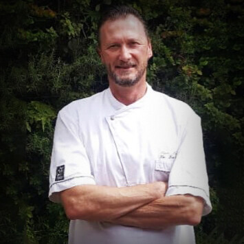 Marc Manceau, montó un negocio muy atractivo para los caraqueños, Un Dos Crepes, ofreciendo stands de crepes para eventos familiares, sociales y corporativos