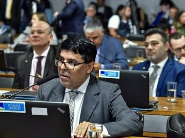 À bancada, em pronunciamento, deputado Prof. Paulo Fernando (Republicanos-DF). 
Comissão Parlamentar Mista de Inquérito dos Atos de 8 de Janeiro de 2023 (CPMI - 8 de Janeiro) realiza reunião para ouvir ex-chefe do Gabinete de Segurança Institucional (GSI) do governo Lula durante os atos golpistas em janeiro. Indicado pelo atual governo, ele estava à frente do cargo no dia dos ataques às sedes dos Três Poderes. O general da reserva deixou o posto no dia 19 de abril de 2023, após a divulgação de vídeos nos quais ele aparece em um dos locais da invasão.

 

