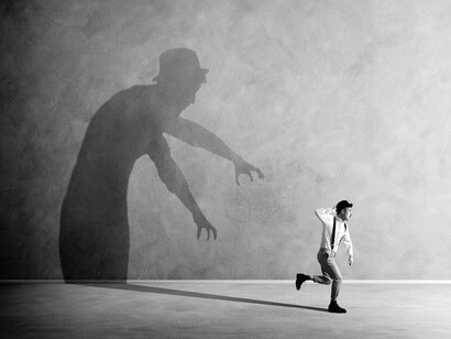 No toda baja autoestima detona el autosabotaje, pero hace de nuestra capacidad para herirnos, para empequeñecernos, algo tan inestable como la nitroglicerina