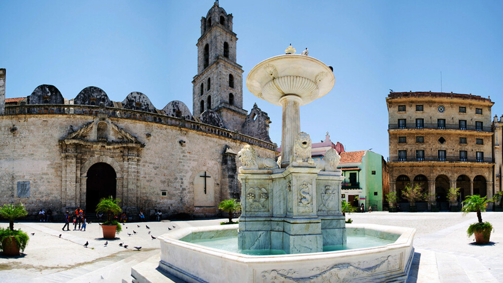 La Plaza del Convento de San Francisco de Asís, ubicado en la Habana Vieja, Cuba
