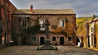 Il castello di Nelson in Sicilia alle pendici dell'Etna