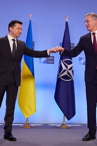 President of Ukraine Volodymyr Zelenskyi (left) and NATO Secretary General Jens Stoltenberg. Brussels, 16 December 2021