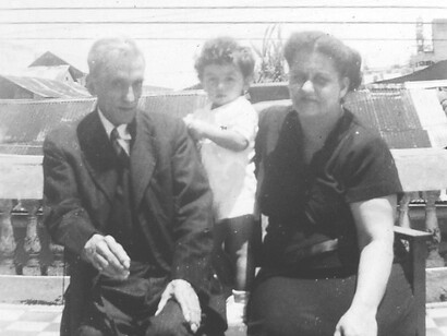 Manuel de la Cruz, Vladimir de la Cruz y Carmen de la Cruz, julio 1948. Foto cortesía del autor