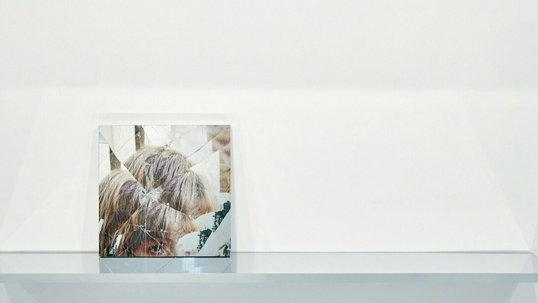 Josephine Meckseper, Exhibition view. Courtesy of Gagosian Gallery