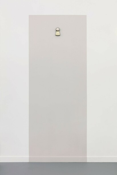 Roman Ondak, Waiting for someone to ring at my door, 2016. Courtesy of Peter Freeman, Inc. Gallery