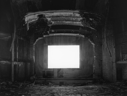 Hiroshi Sugimoto, Palace theater, Gary (detail), 2015. Courtesy of the National Museum of Modern Art