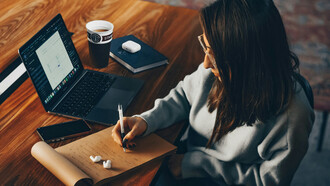 Una tesis en experiencia de usuario que transforma la incertidumbre inicial en un proceso de diseño centrado en las personas