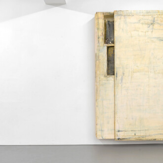 Lawrence Carroll, Frozen in time, installation view. Courtesy of Buchmann Galerie