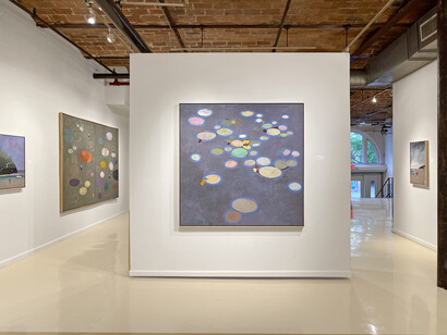 John Evans, Familiar Friends, 2023, installation view. Courtesy of the artist and Gallery Henoch, NYC