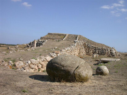 Le pietre preistoriche del Monte D'Accoddi