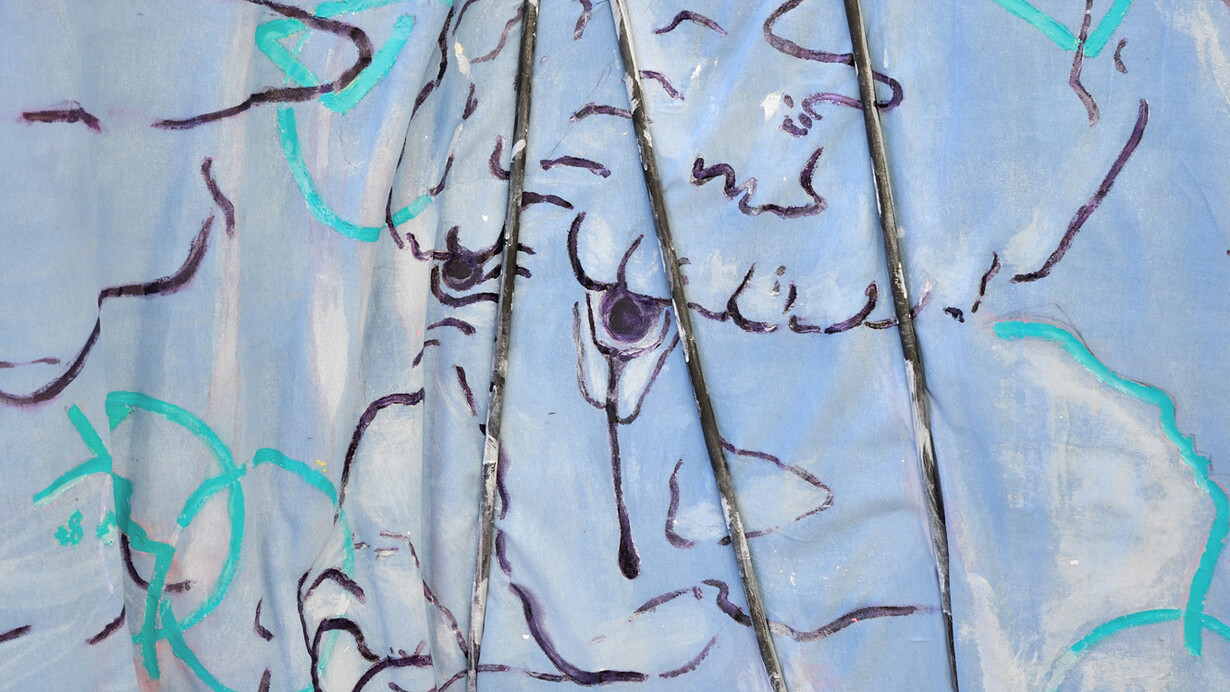 Jean-Alain Corre, Métro bondage (dinosaure), detail, 2015, Matelas, peinture acrylique, acier, câbles électriques, 113 x 90 x 144 cm, Photo : Rebecca Fanuele, Courtesy galerie Thomas Bernard-Cortex Athletico