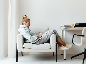 AI can guide you, but traditional studying builds you