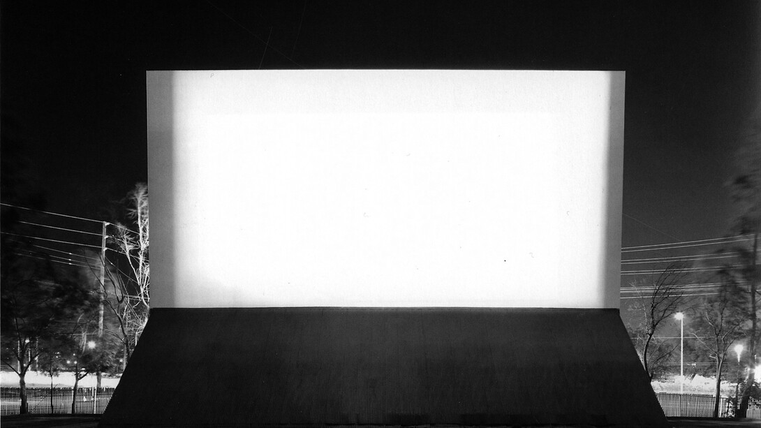 Hiroshi Sugimoto, “Winnetika Drive In, Paramount”, 1993, b/w photograph, cm 50,8 x 61. Courtesy the artist and Studio Guenzani Milano