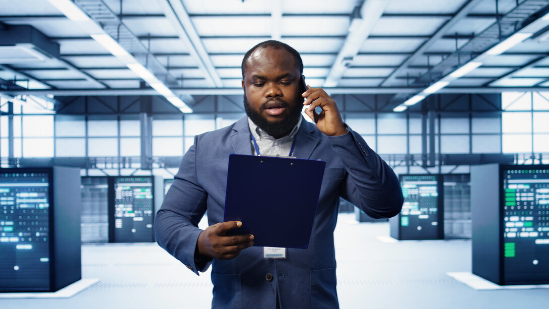 An IT technician monitors enterprise IS and nurtures the optimal flow of data and information